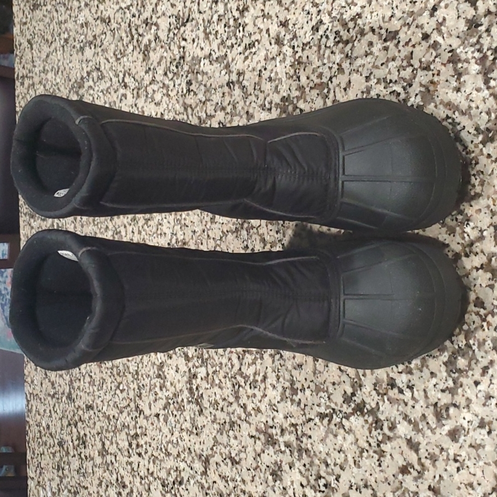 Black Sorel winter boots